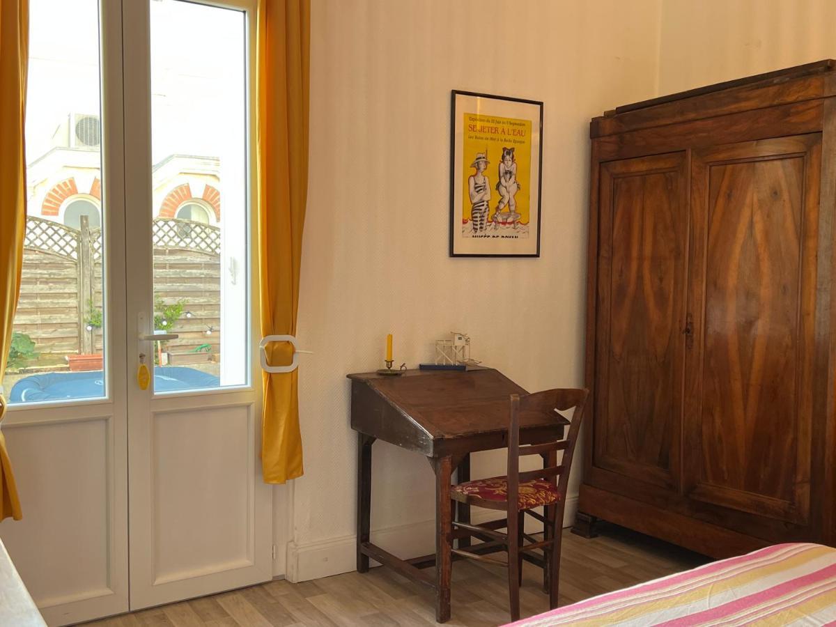 Chambre Sur La Falaise De Pontaillac วูซ์-ซัวร์-แมร์ ภายนอก รูปภาพ